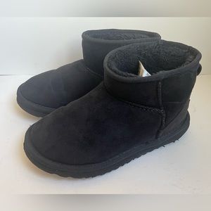 UGG Classic Ultra Mini Boot